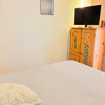 St Cyprien Rez De Jardin Ensoleille Proche Apartment *